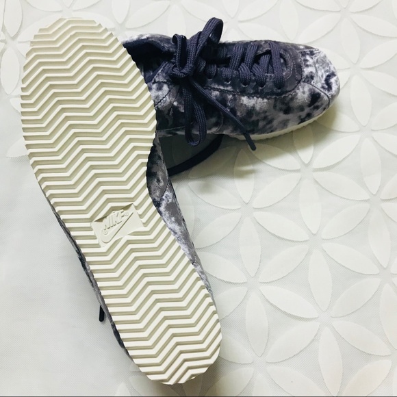 (7) Nike NWT - Picture 4 of 6